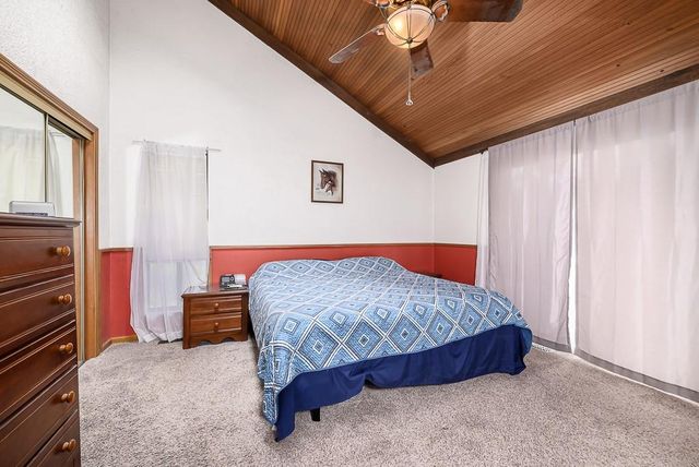 12374 Pinehurst Drive, Kansas City, KS 66109