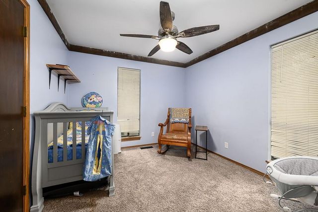 12374 Pinehurst Drive, Kansas City, KS 66109