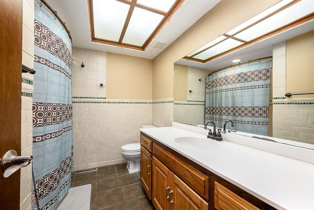 12374 Pinehurst Drive, Kansas City, KS 66109