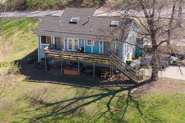 12374 Pinehurst Drive, Kansas City, KS 66109