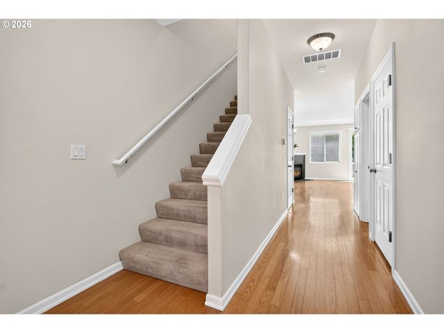 2926 Sw TEXAS St, Portland, OR 97219