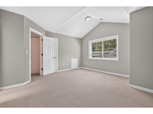 2926 Sw TEXAS St, Portland, OR 97219