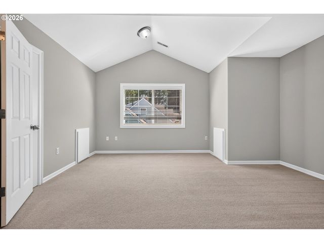 2926 Sw TEXAS St, Portland, OR 97219