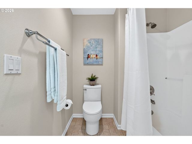 2926 Sw TEXAS St, Portland, OR 97219
