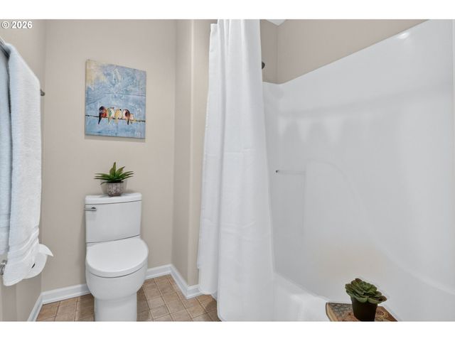 2926 Sw TEXAS St, Portland, OR 97219