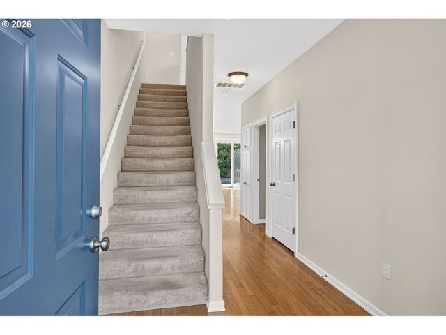 2926 Sw TEXAS St, Portland, OR 97219