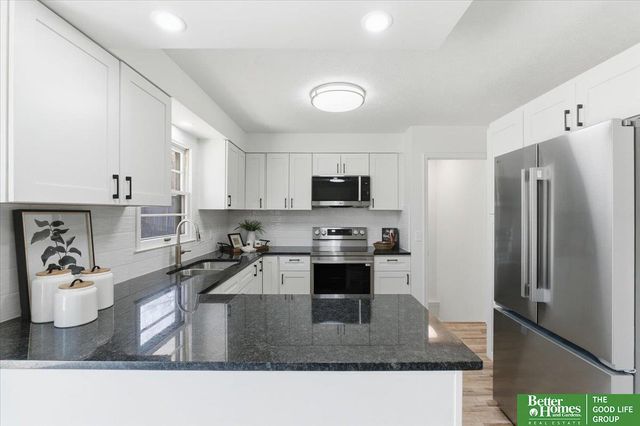 2211 N 137th Street, Omaha, NE 68164