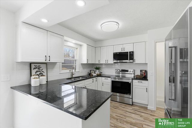 2211 N 137th Street, Omaha, NE 68164