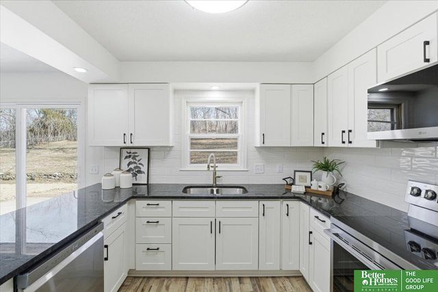 2211 N 137th Street, Omaha, NE 68164