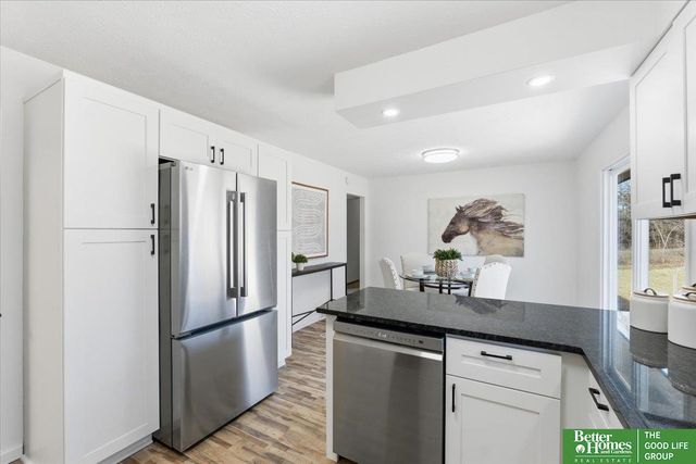 2211 N 137th Street, Omaha, NE 68164