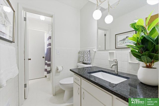 2211 N 137th Street, Omaha, NE 68164