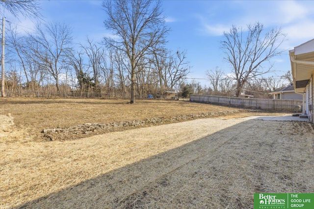 2211 N 137th Street, Omaha, NE 68164