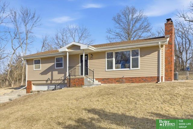 2211 N 137th Street, Omaha, NE 68164