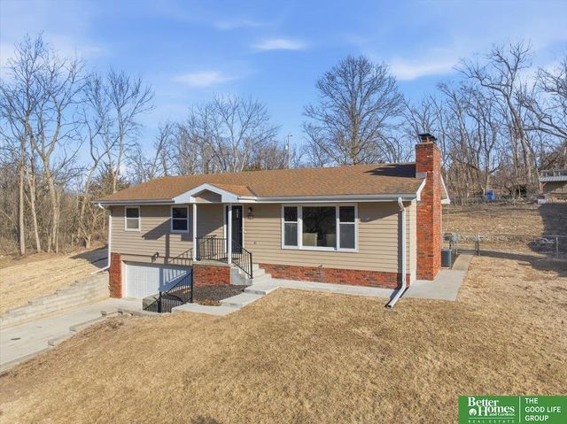 2211 N 137th Street, Omaha, NE 68164
