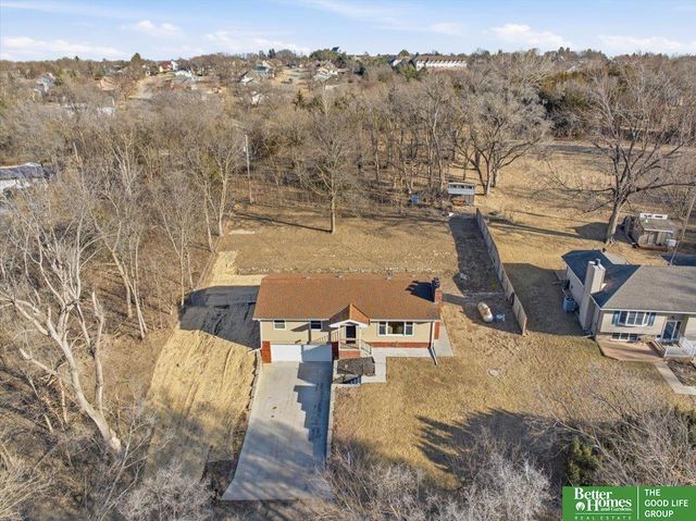 2211 N 137th Street, Omaha, NE 68164