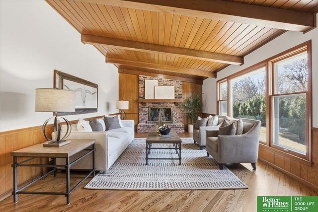 2211 N 137th Street, Omaha, NE 68164