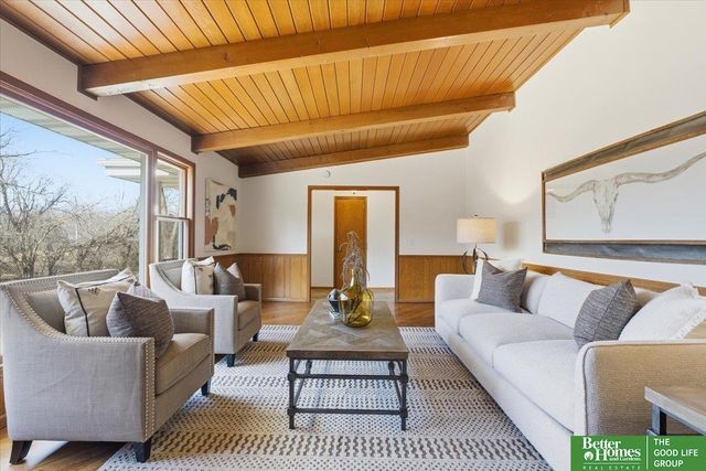 2211 N 137th Street, Omaha, NE 68164