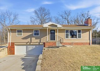 2211 N 137th Street, Omaha, NE 68164