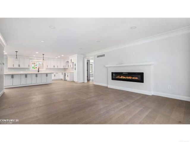 56350 Willow Creek Boulevard, Shelby Twp, MI 48316