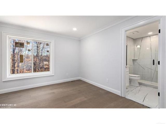 56350 Willow Creek Boulevard, Shelby Twp, MI 48316