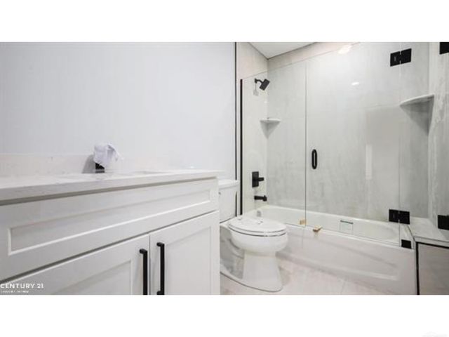 56350 Willow Creek Boulevard, Shelby Twp, MI 48316