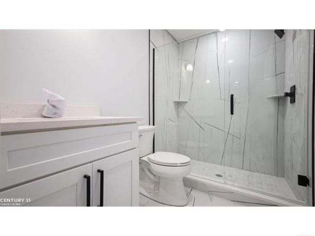 56350 Willow Creek Boulevard, Shelby Twp, MI 48316