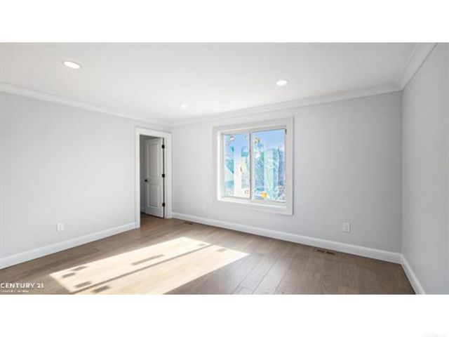 56350 Willow Creek Boulevard, Shelby Twp, MI 48316