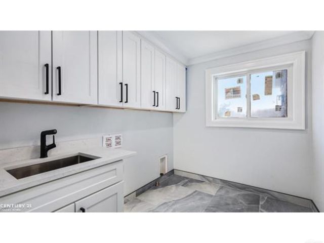 56350 Willow Creek Boulevard, Shelby Twp, MI 48316