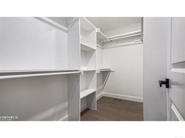 56350 Willow Creek Boulevard, Shelby Twp, MI 48316