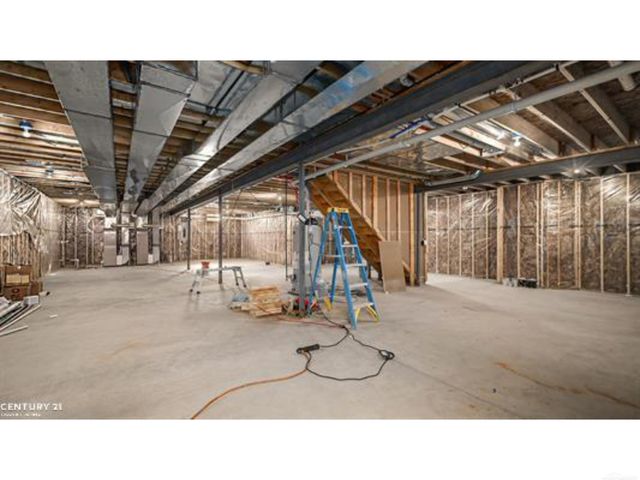 56350 Willow Creek Boulevard, Shelby Twp, MI 48316