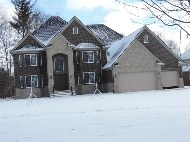 56350 Willow Creek Boulevard, Shelby Twp, MI 48316