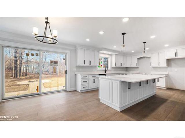 56350 Willow Creek Boulevard, Shelby Twp, MI 48316