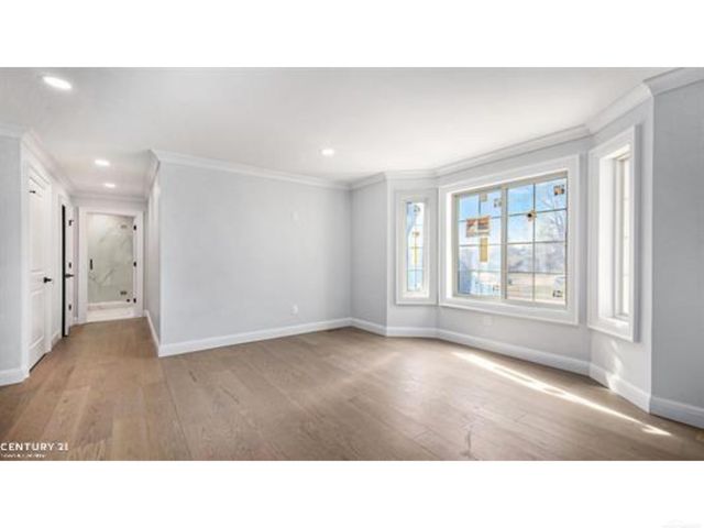 56350 Willow Creek Boulevard, Shelby Twp, MI 48316