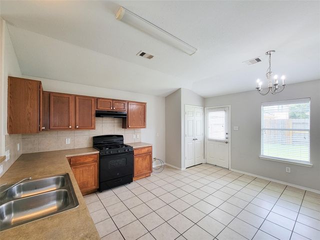 7438 Fox Knoll, Humble, TX 77338