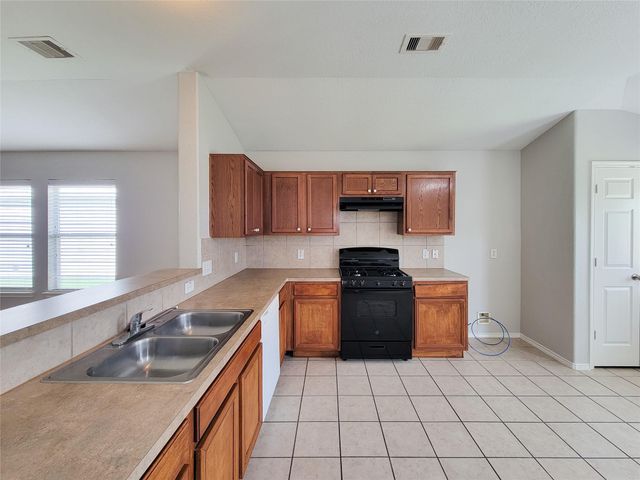 7438 Fox Knoll, Humble, TX 77338