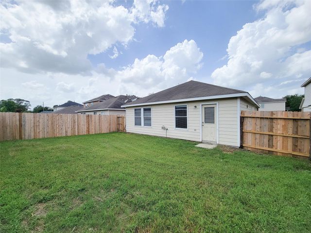 7438 Fox Knoll, Humble, TX 77338