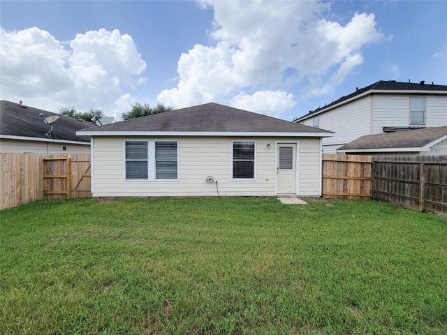 7438 Fox Knoll, Humble, TX 77338
