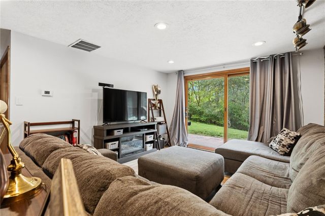1940 Armstrong Road, Bath Twp, OH 45324