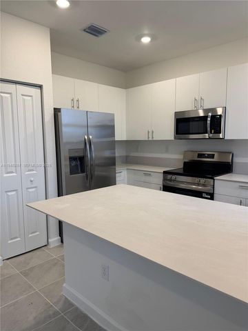 2724 SE 26th Ave 0, Homestead, FL 33035