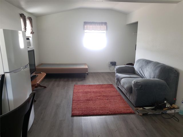 3818 Hamid Boulevard B, Fresno, TX 77545