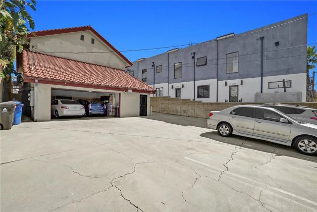 991 Everett, Los Angeles, CA 90026