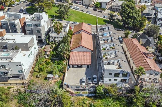991 Everett, Los Angeles, CA 90026