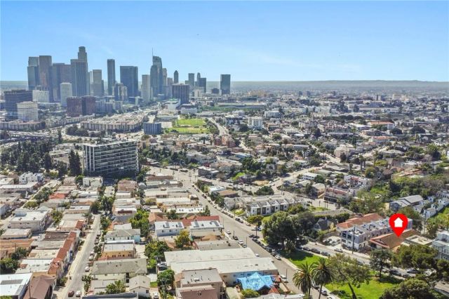 991 Everett, Los Angeles, CA 90026