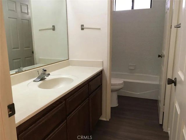 991 Everett, Los Angeles, CA 90026