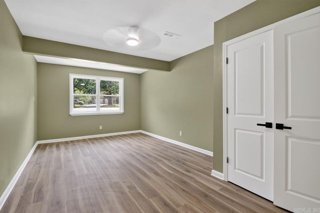 6 Dee Dee Cir, Little Rock, AR 72223
