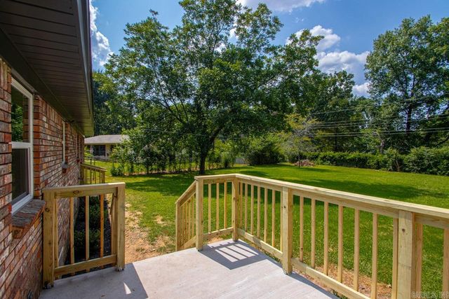 6 Dee Dee Cir, Little Rock, AR 72223