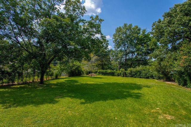 6 Dee Dee Cir, Little Rock, AR 72223