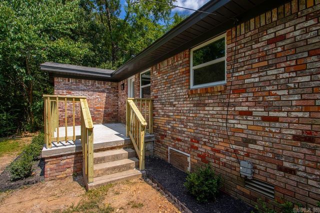 6 Dee Dee Cir, Little Rock, AR 72223