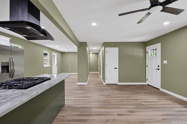 6 Dee Dee Cir, Little Rock, AR 72223