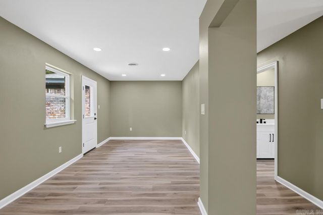 6 Dee Dee Cir, Little Rock, AR 72223